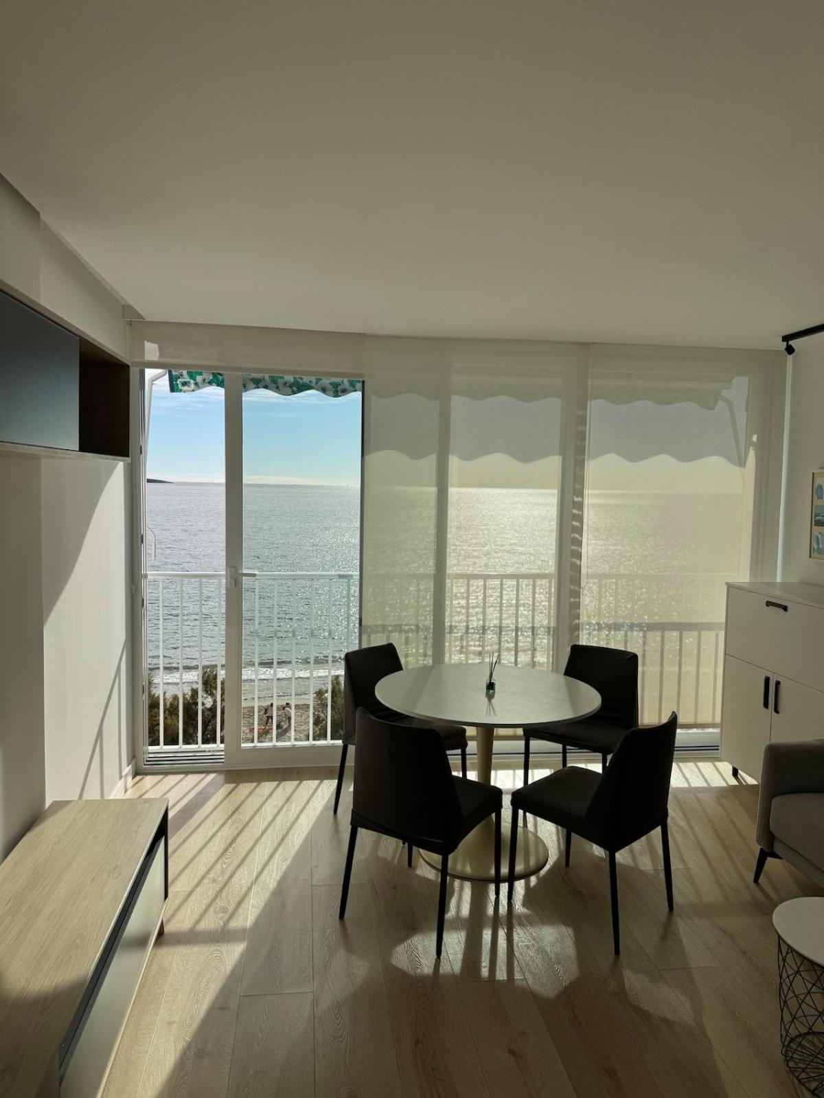 Poniente Apartment *